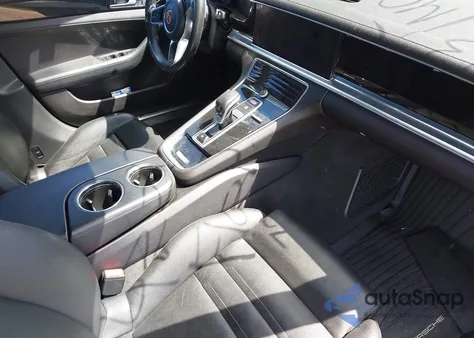 2017 Porsche Panamera 4 z USA, uszkodzony, nr VIN WP0AA2A73HL100810